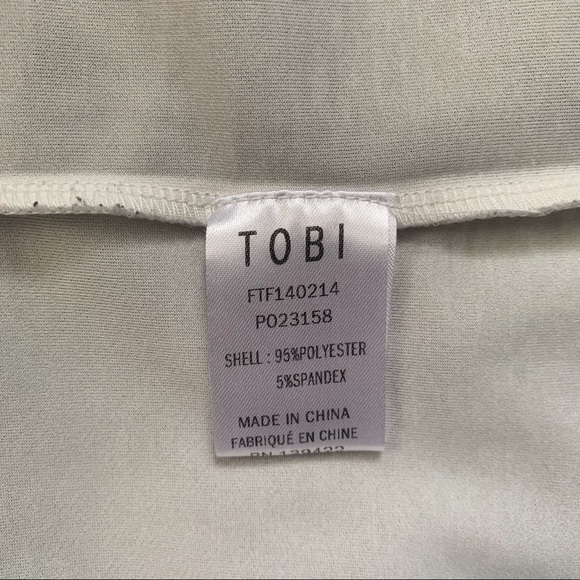 Tobi | White Scalloped Blouse - Picture 3 of 3